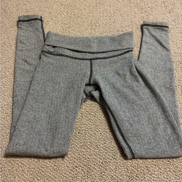 LULULEMON SIZE 6 HERRINGTON PRINT LEGGINGS - Picture 4 of 5